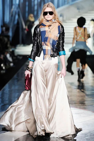 Look 2